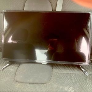 ONN 32" inch LED Roku Smart TV HD 720P No Remote